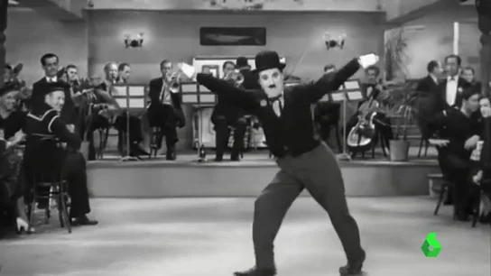 Imagen de una película de cine mudo de Chaplin Imagen de una película de cine mudo de Chaplin