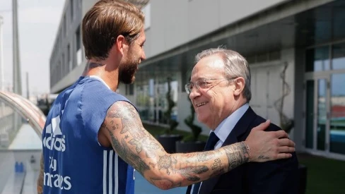 Florentino Pérez saluda a Ramos en Valdebebas