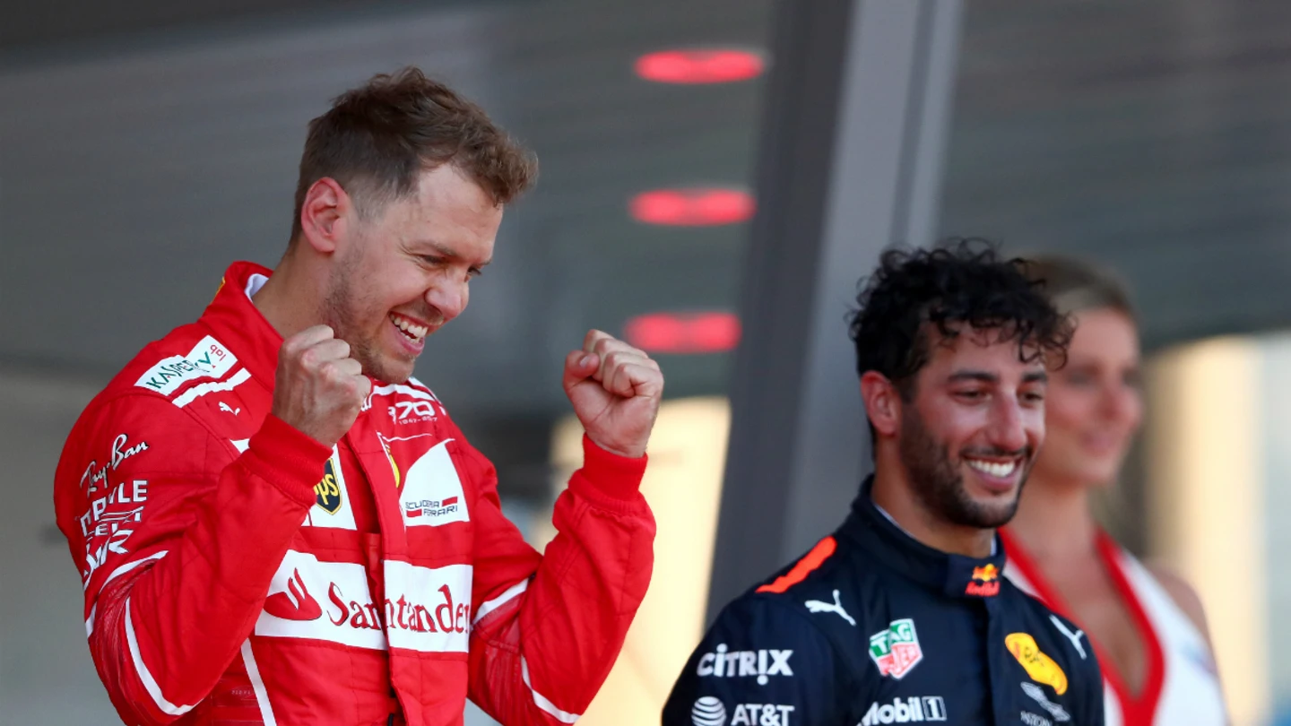 Sebastian Vettel celebra una victoria Sebastian Vettel celebra una victoria
