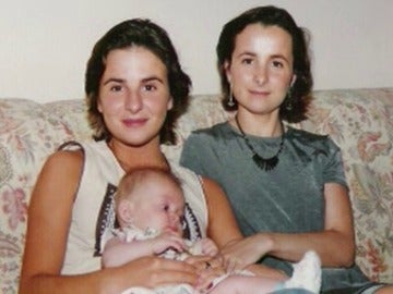 Beatriz Garrote junto a su hermana Maika