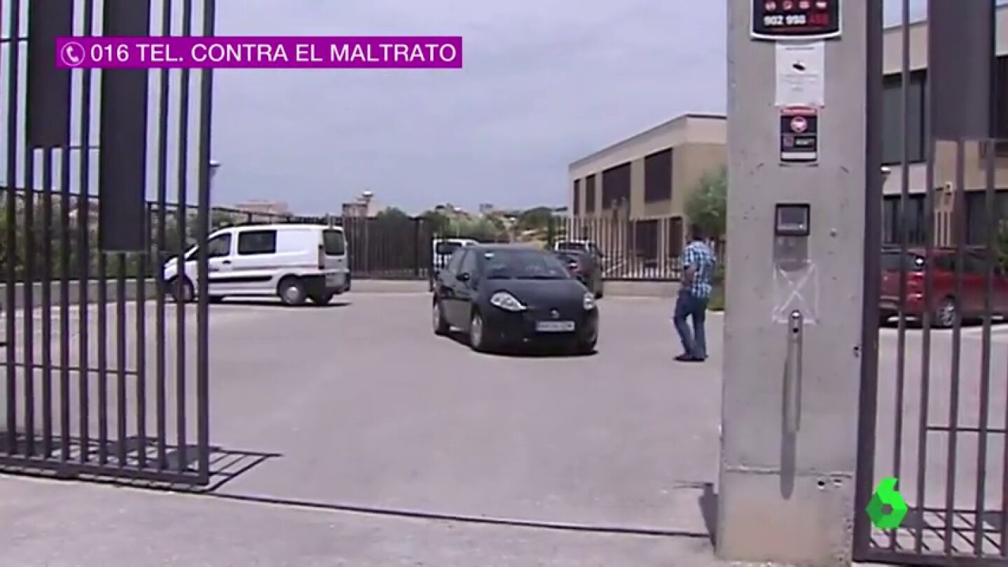 Frame 1.208944 de: Un hombre mata a una compa&ntilde;era en su centro de trabajo y se ahorca en Murcia