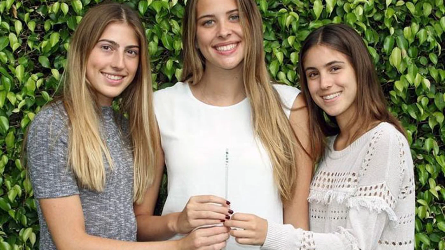 Las tres creadoras de la pajita antidroga Las tres creadoras de la pajita antidroga