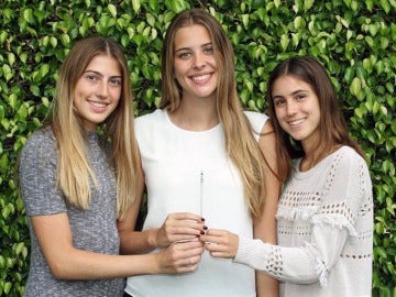Las tres creadoras de la pajita antidroga Las tres creadoras de la pajita antidroga