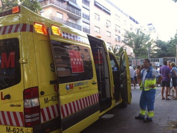 Fotografía facilitada por la Comunidad de Madrid de un vehículo del Summa 112 Fotografía facilitada por la Comunidad de Madrid de un vehículo del Summa 112