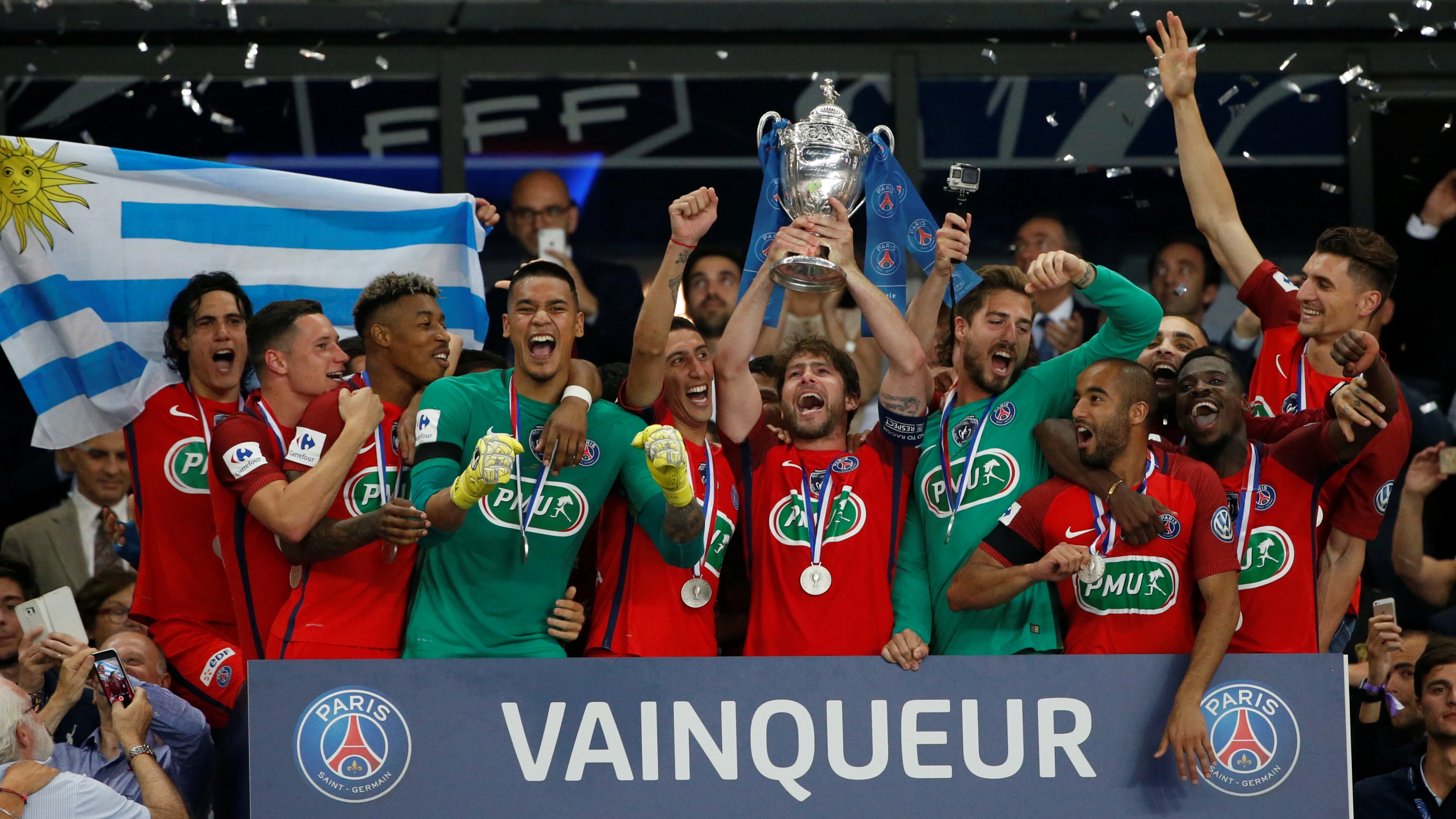 El PSG, con el trofeo de campeón de la Copa de Francia