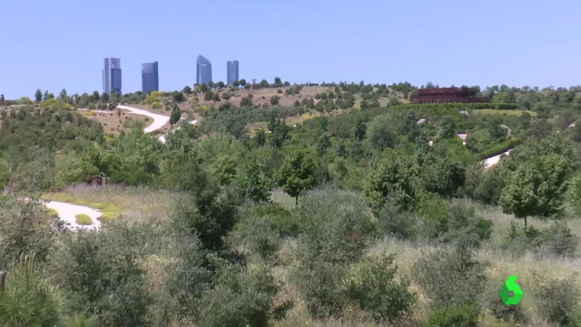 Frame 48.036481 de: El parque de Bens en A Coruña y Valdebebas en Madrid: ejemplos de cómo regenerar los vertederos