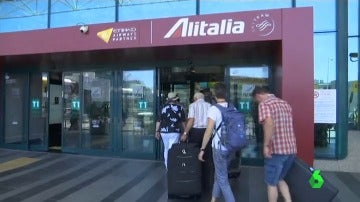La compañía aérea Alitalia cancela 200 vuelos por huelga de su personal 