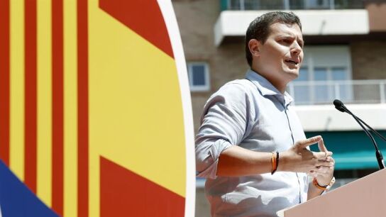 Albert Rivera ha exigido al presidente catal&aacute;n, Carles Puigdemont, que "ponga las urnas", pero "las de verdad".
