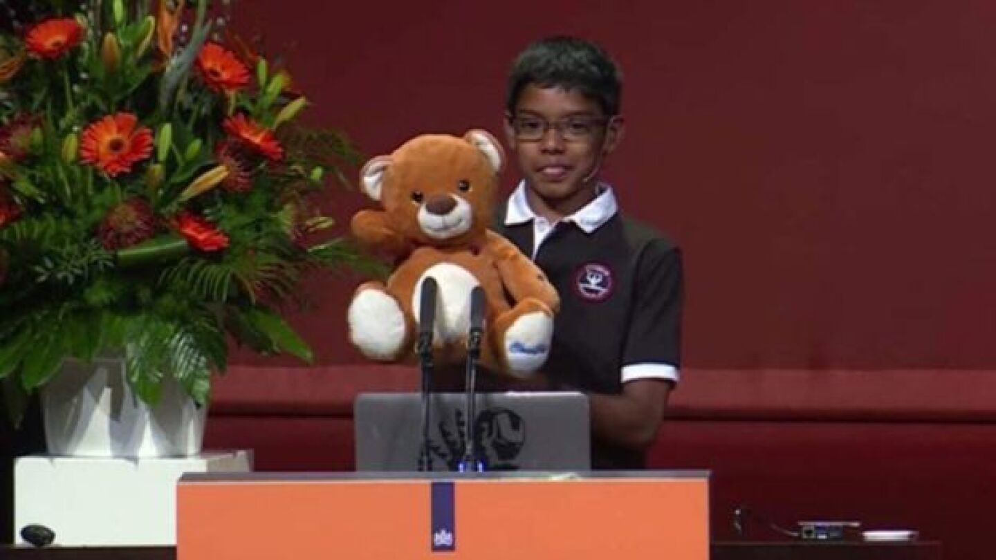 Reuben Paul 'la estrella de la seguridad inform&aacute;tica' es capaz de hackear osos de peluche con tan solo 11 a&ntilde;os