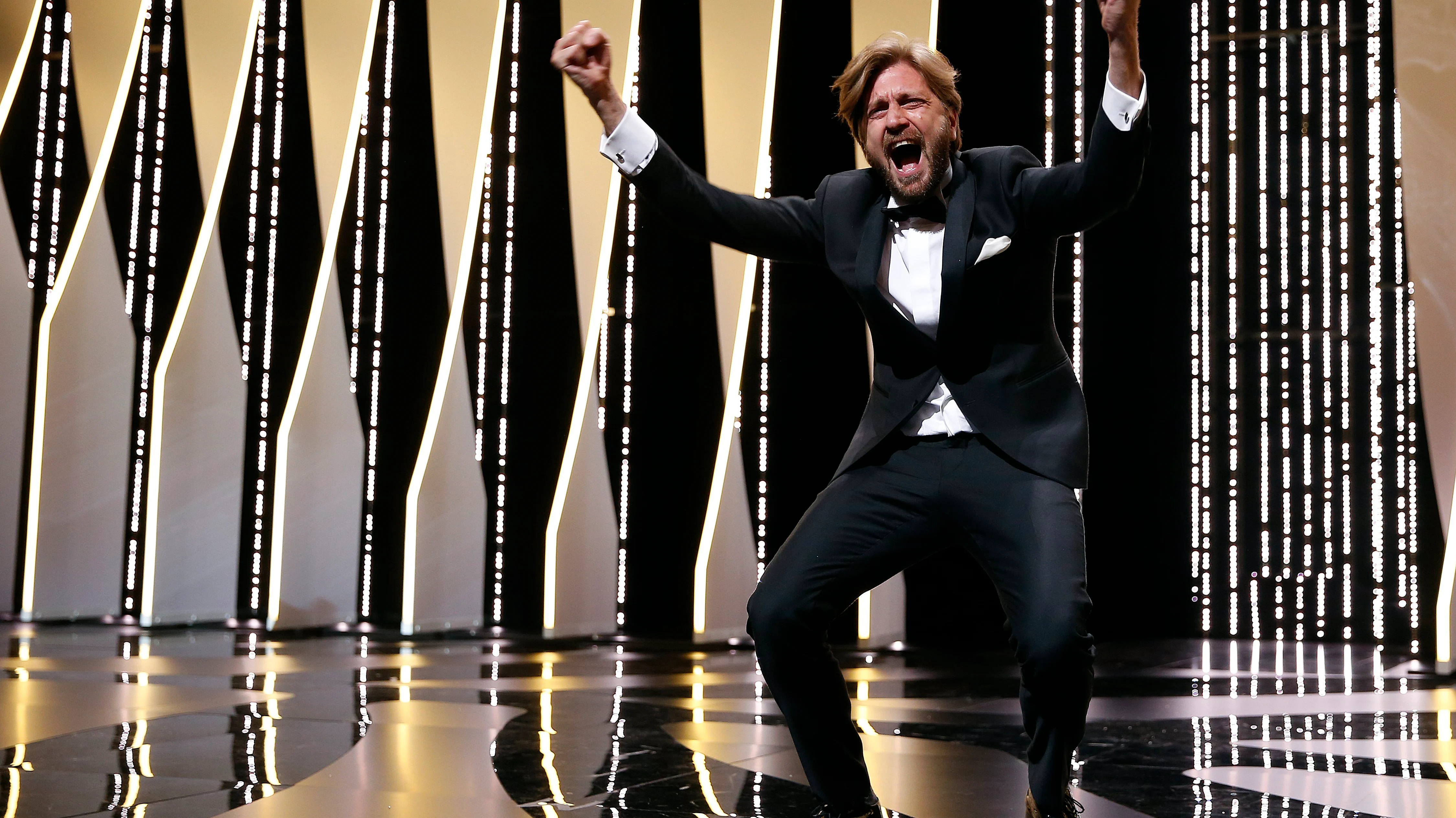 El director sueco Ruben Östlund reacciona tras ganar la Palma de Oro en Cannes El director sueco Ruben Östlund reacciona tras ganar la Palma de Oro en Cannes