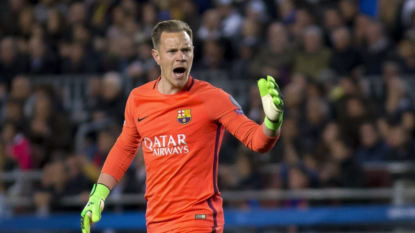 Ter Stegen protesta una acci&oacute;n durante un partido con el Bar&ccedil;a
