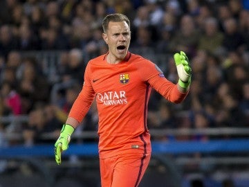 Ter Stegen protesta una acción durante un partido con el Barça Ter Stegen protesta una acción durante un partido con el Barça