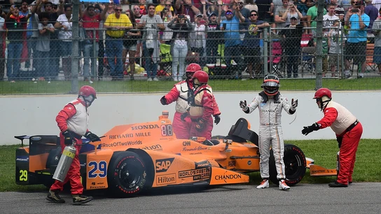 Fernando Alonso, tras su abandono por rotura de motor en Indianápolis Fernando Alonso, tras su abandono por rotura de motor en Indianápolis