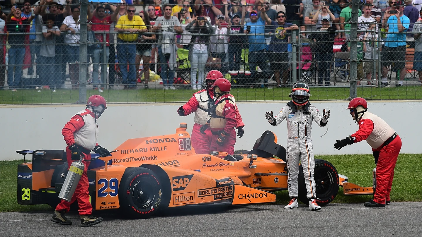 Fernando Alonso, tras su abandono por rotura de motor en Indianápolis Fernando Alonso, tras su abandono por rotura de motor en Indianápolis