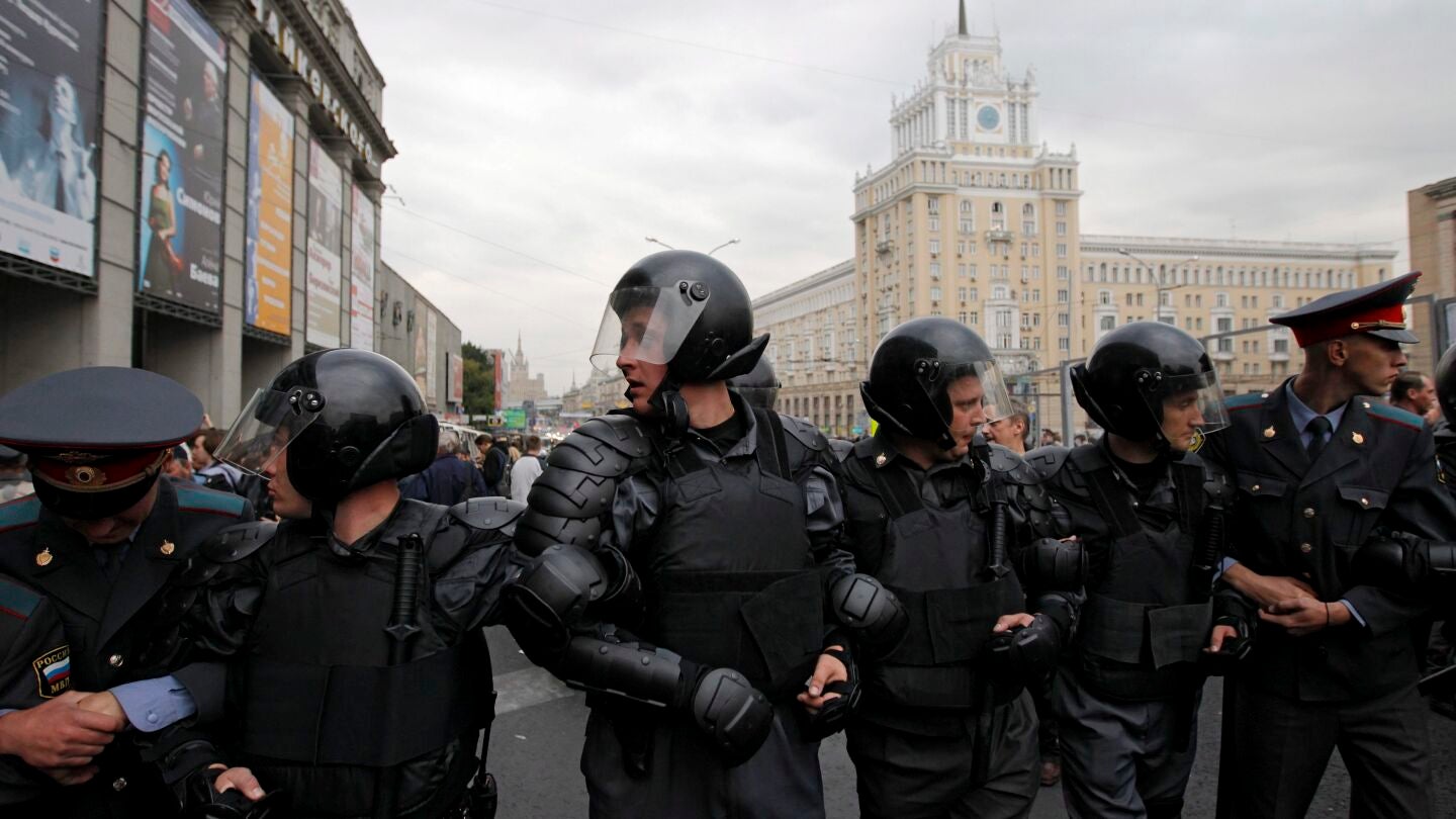 Polic&iacute;as antidisturbios en Rusia