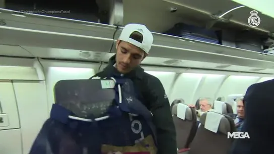 Morata, con la tablilla del cuarto árbitro Morata, con la tablilla del cuarto árbitro