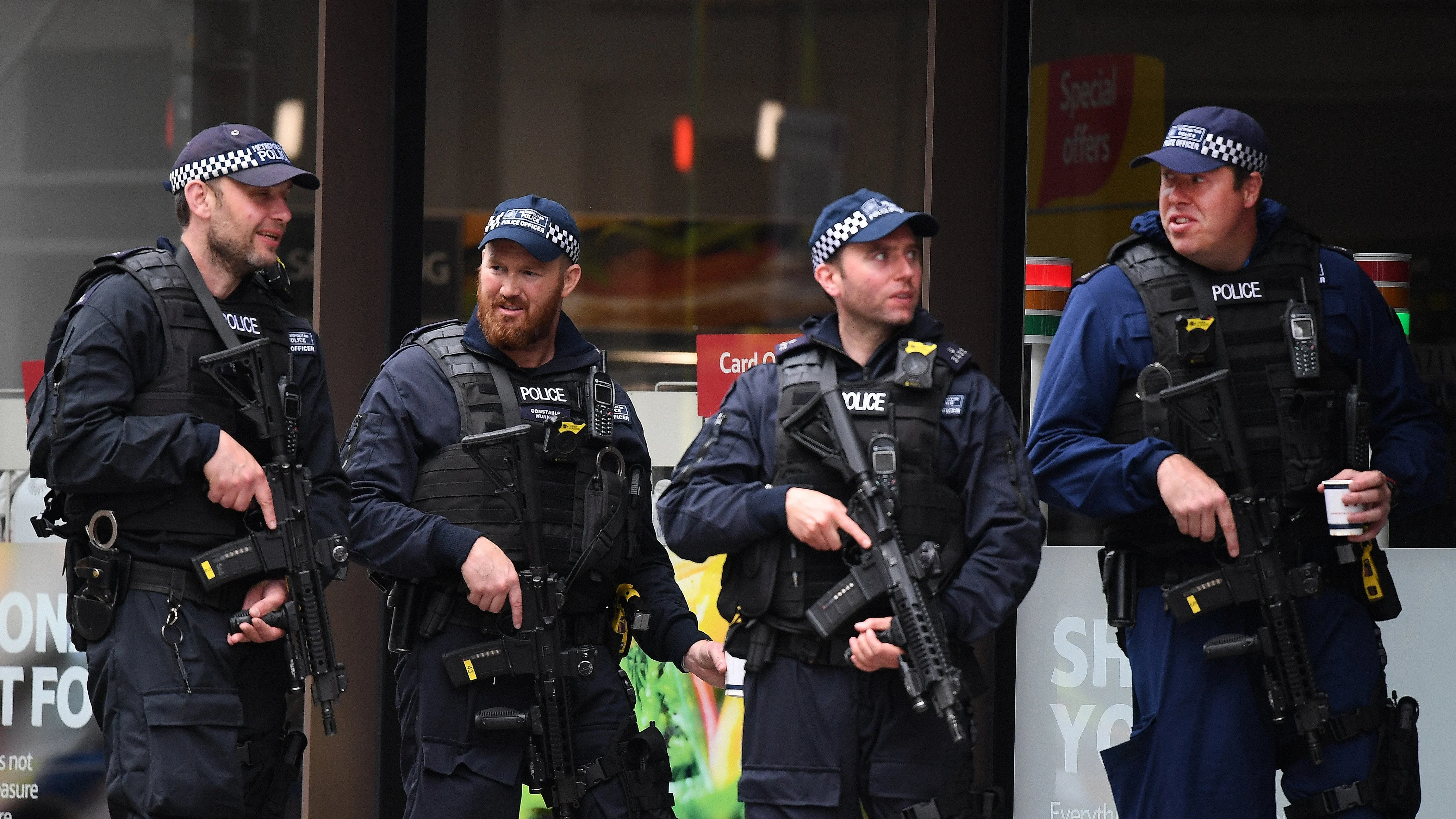 La Policía registra dos domicilios en los barrios de Newham y Barking