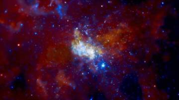 Sagitario A* es una potente fuente de radiación situada en el centro de nuestra galaxia