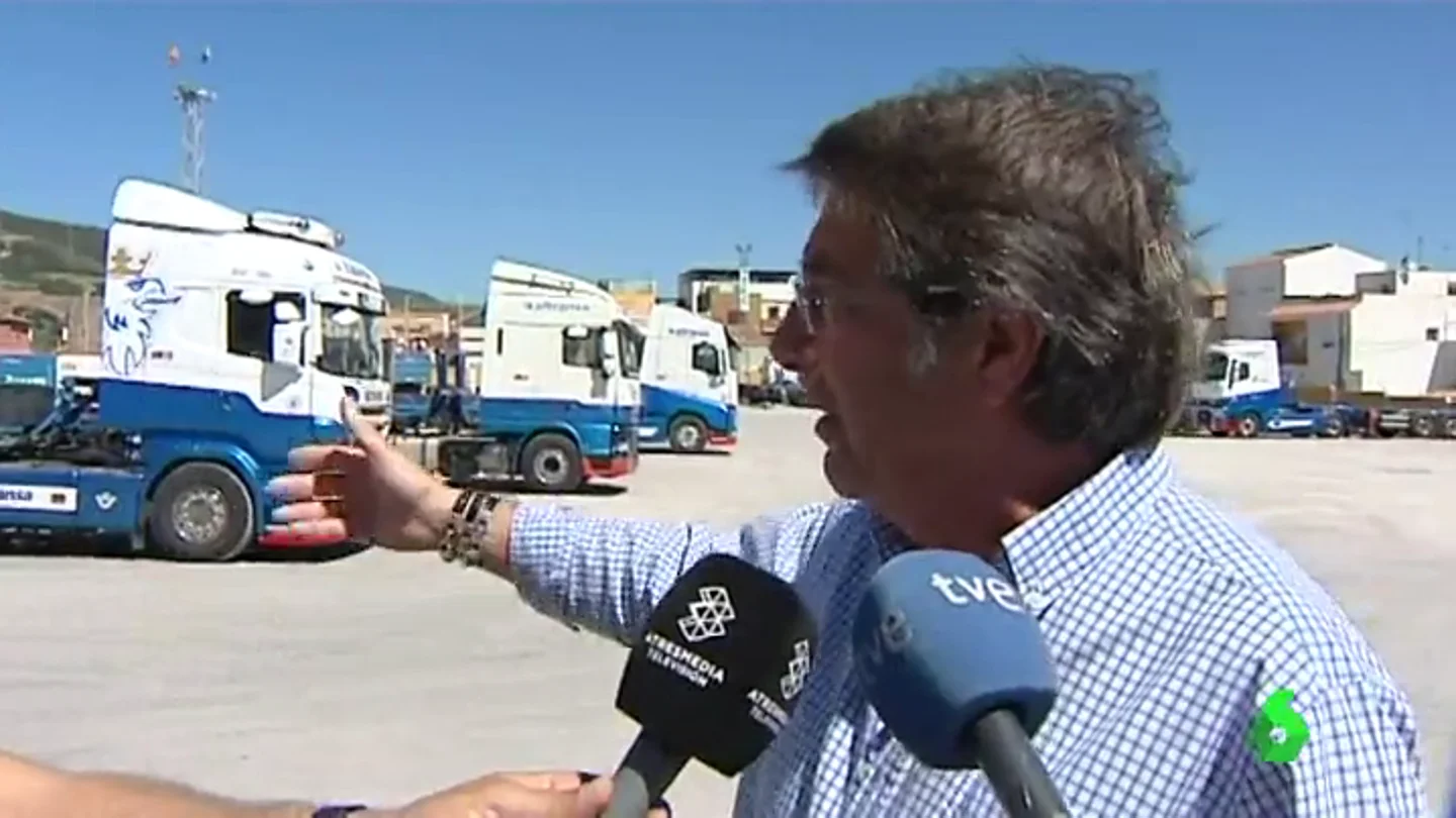 Un transportista hablando con los medios Un transportista hablando con los medios
