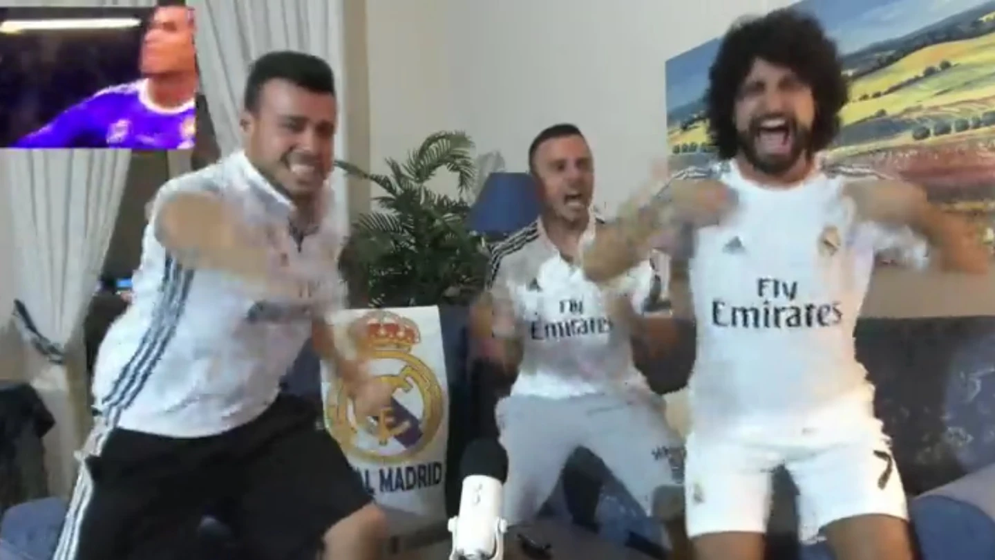 Tres napolitanos se graban viendo la final de Champions Tres napolitanos se graban viendo la final de Champions