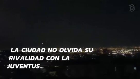 Frame 45.440292 de: Ver para creer: no es Madrid... &iexcl;Es N&aacute;poles! La ciudad italiana celebr&oacute; la Duod&eacute;cima con fuegos artificiales