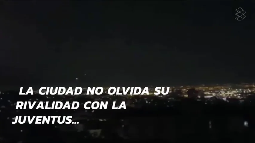 Frame 45.440292 de: Ver para creer: no es Madrid... ¡Es Nápoles! La ciudad italiana celebró la Duodécima con fuegos artificiales