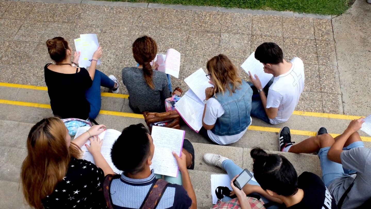 Estudiantes universitarios