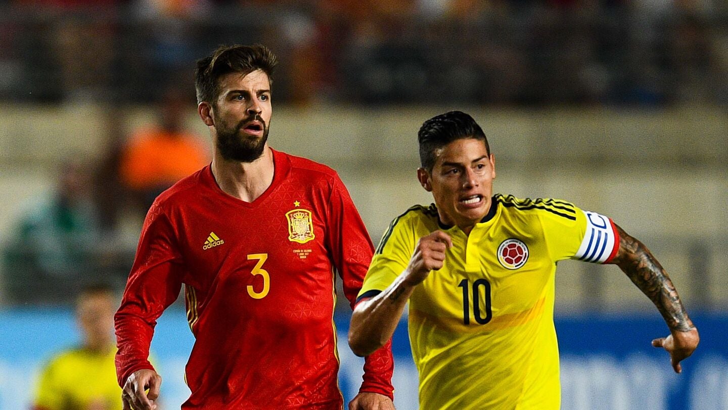 Piqu&eacute;, en el partido ante Colombia en Murcia