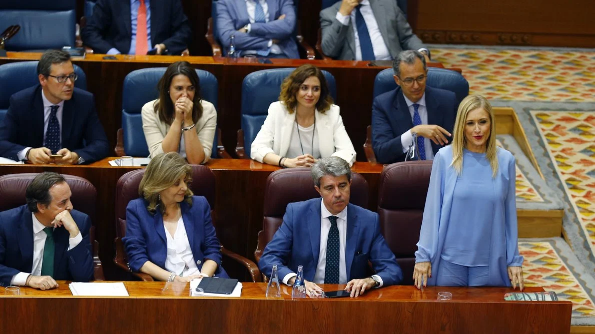 Cristina Cifuentes y el grupo del PP en la Asamblea de la Comunidad de Madrid