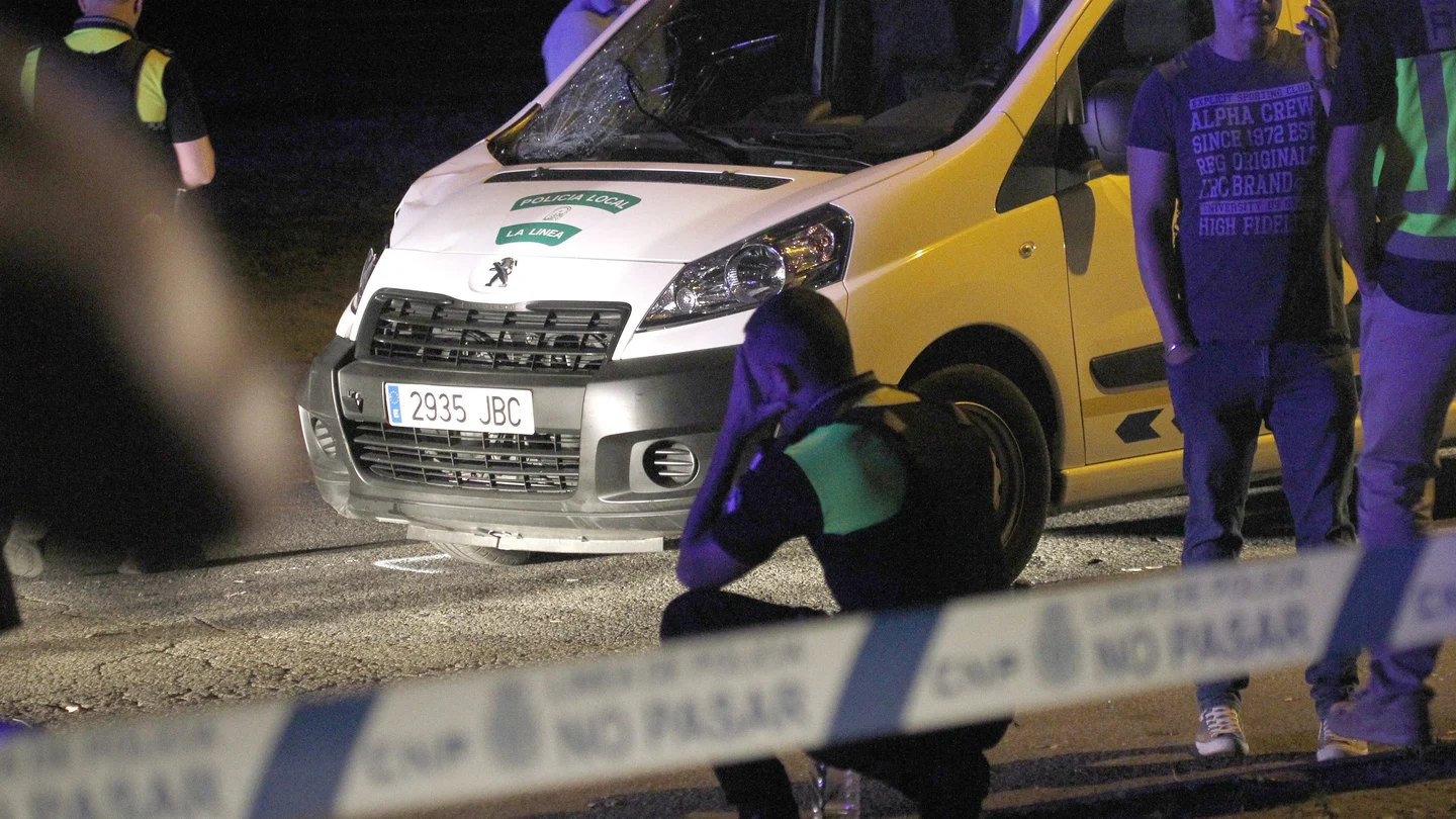 Muere un agente local al colisionar dos vehículos policiales en una persecución Muere un agente local al colisionar dos vehículos policiales en una persecución