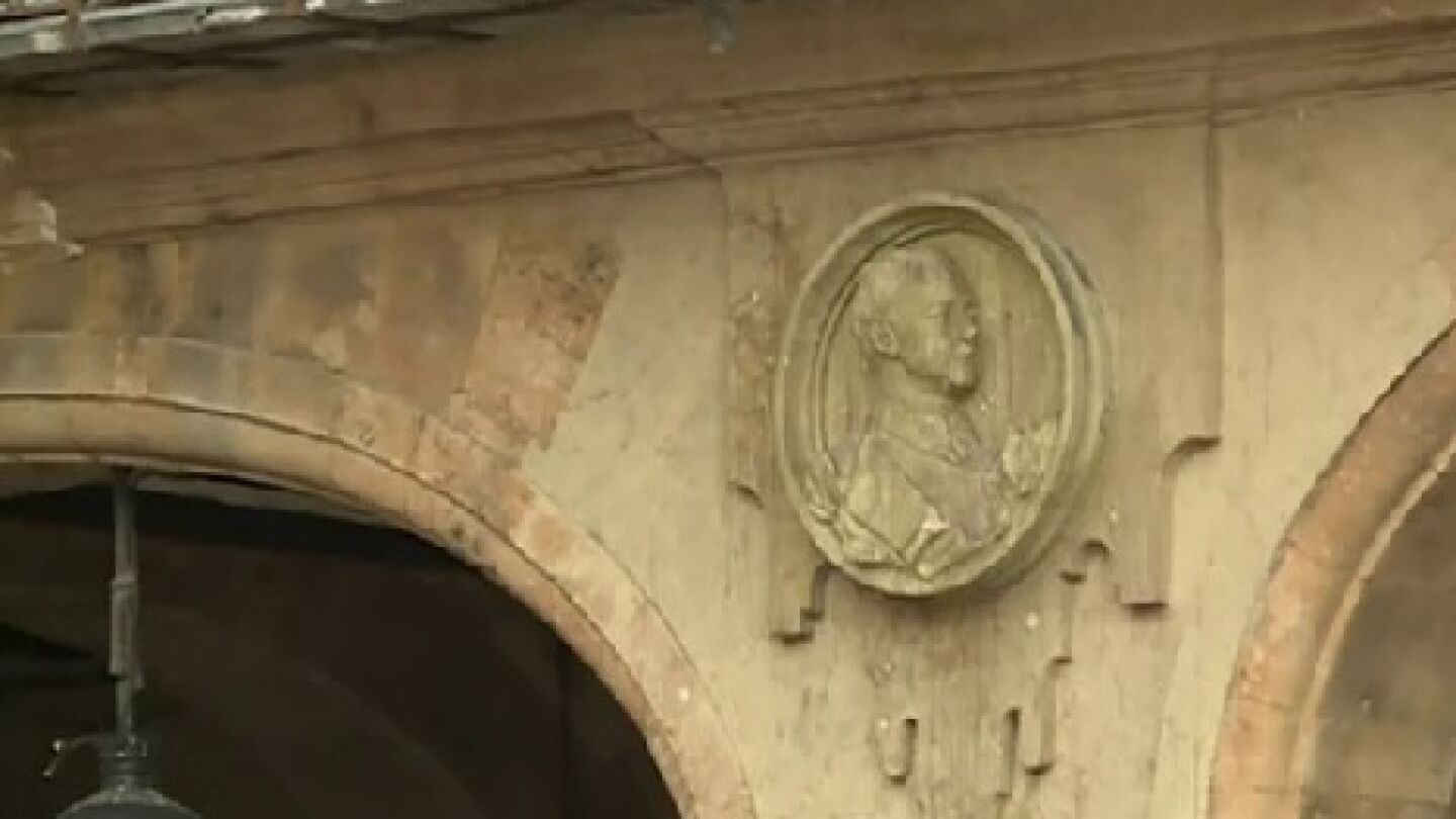 Medall&oacute;n de Franco en la Plaza Mayor de Salamanca