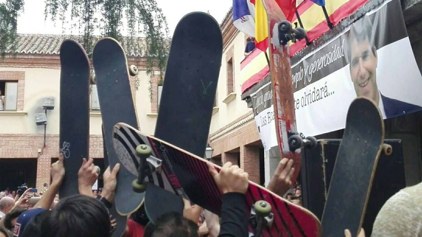 Monopatines en alto homenajean a Ignacio Echeverr&iacute;a en Las Rozas