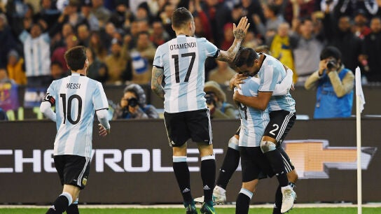 Mercado celebra su gol ante Brasil