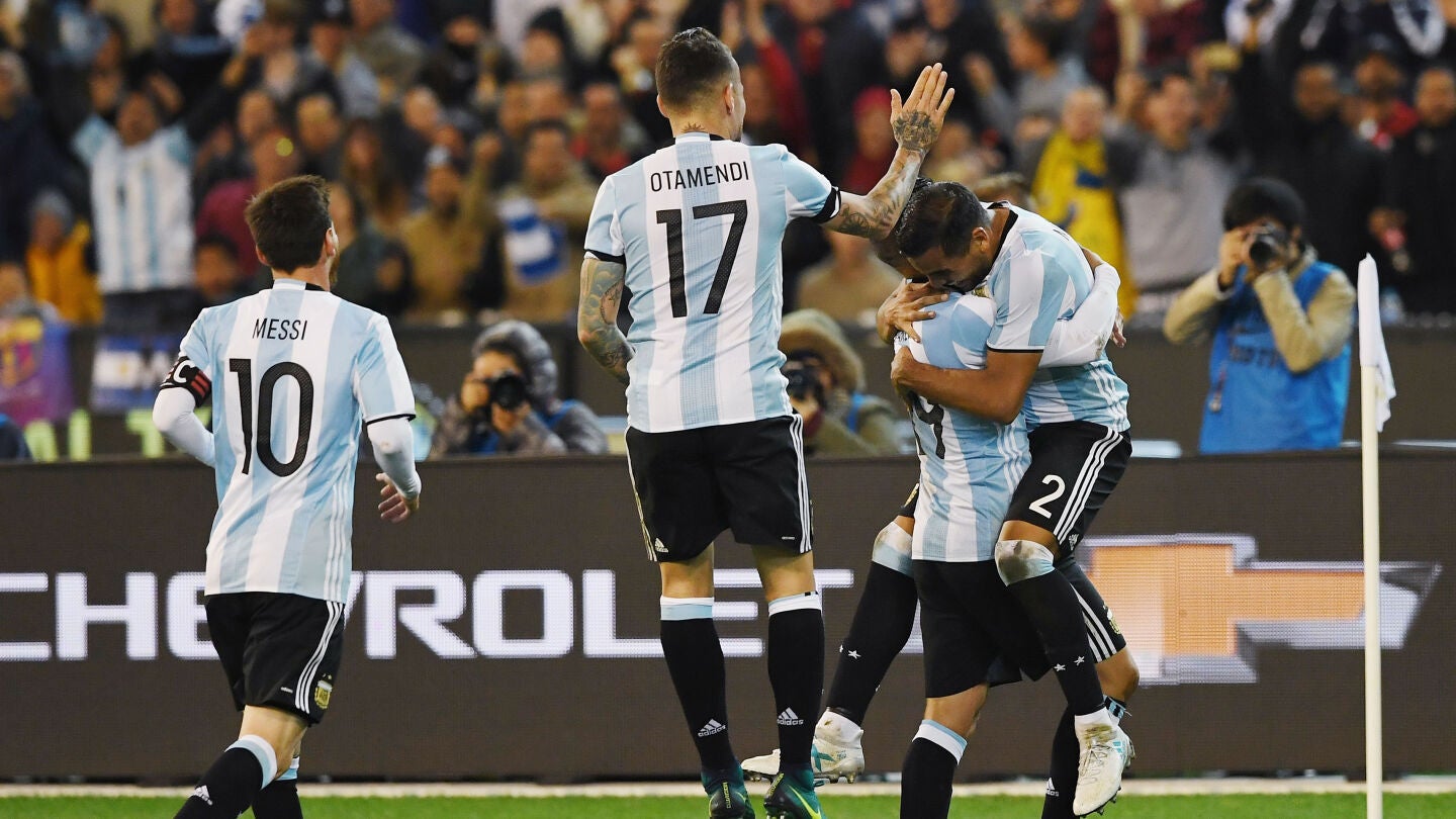 Mercado celebra su gol ante Brasil
