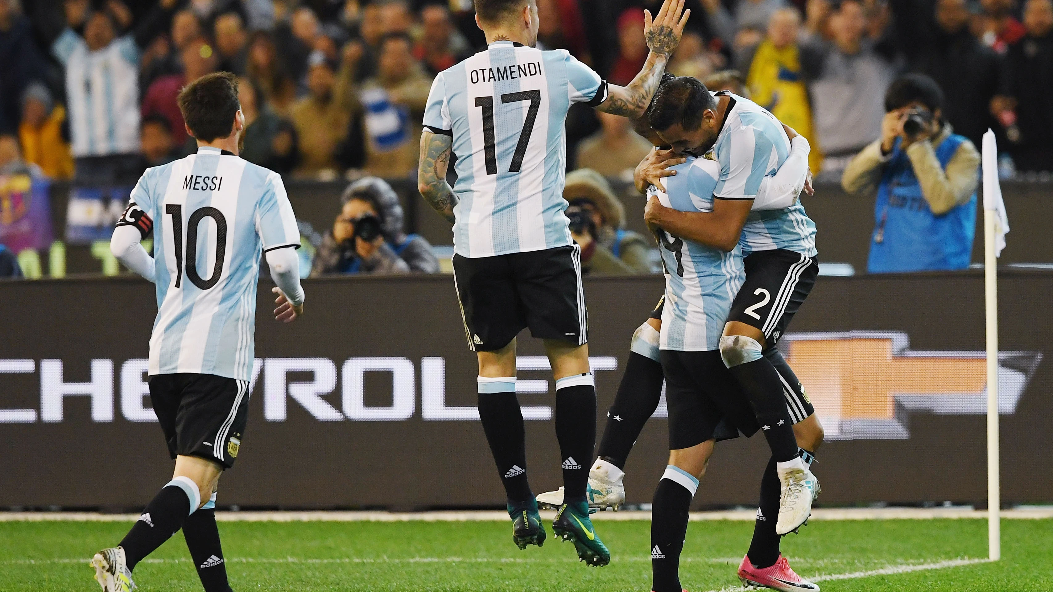 Mercado celebra su gol ante Brasil