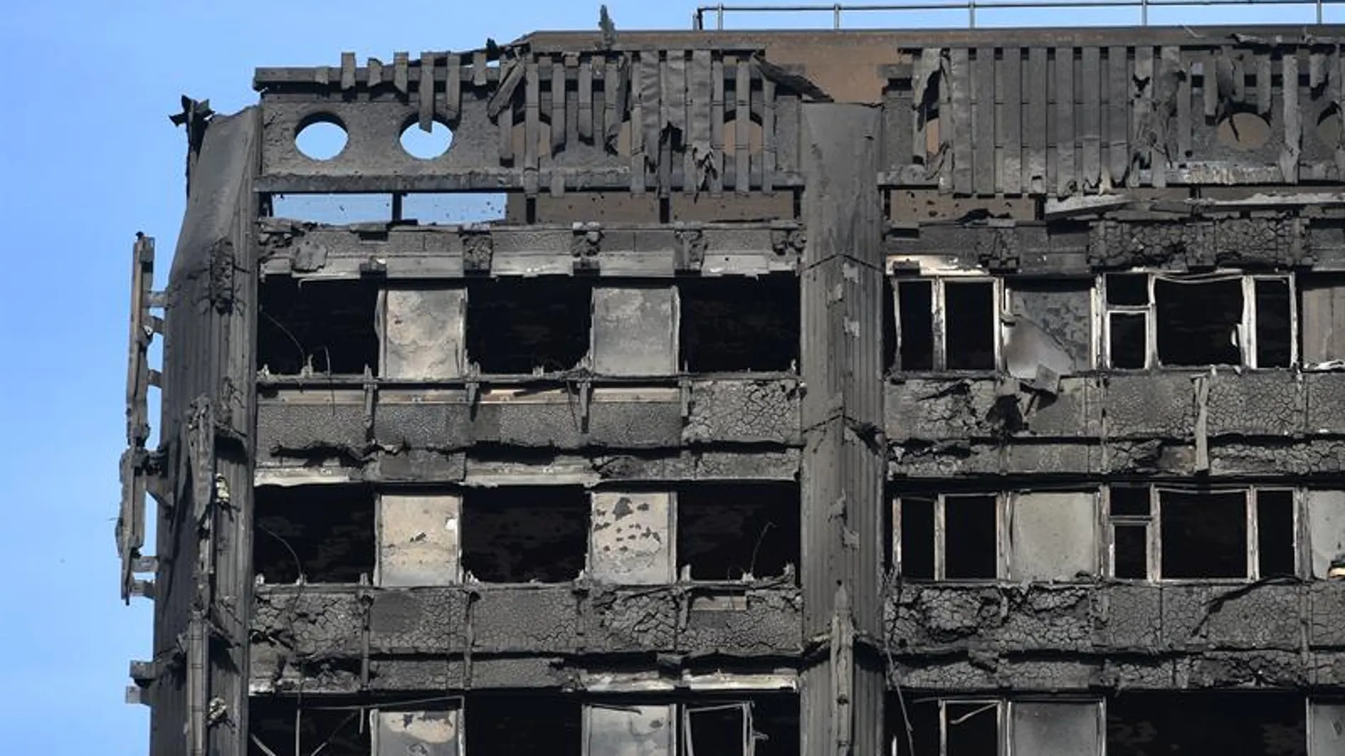 Las últimas plantas de la Grenfell Tower, el edificio incendiado en Londres