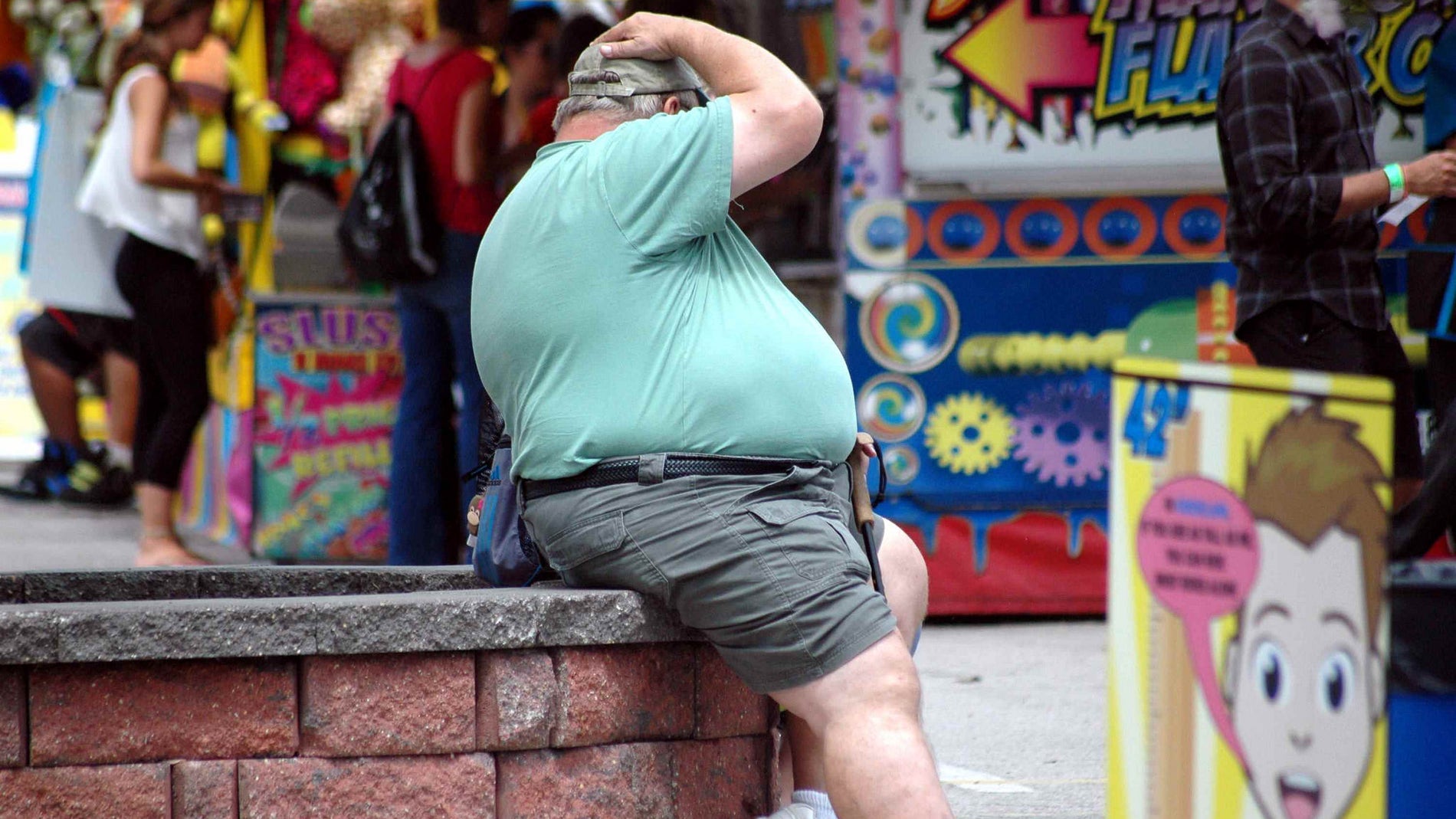 Un hombre con barriga