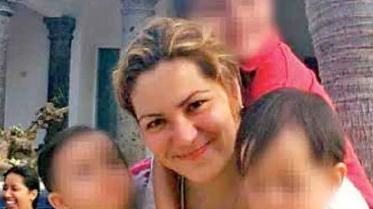 Mireya Agraz, junto a sus tres hijos Mireya Agraz, junto a sus tres hijos