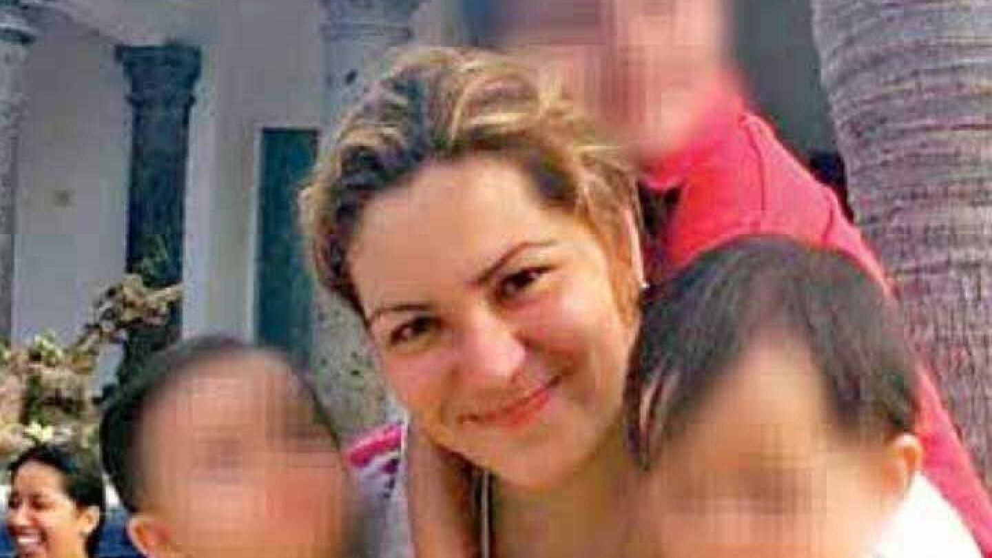 Mireya Agraz, junto a sus tres hijos
