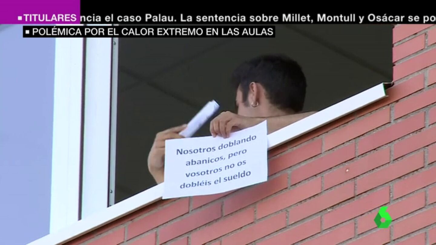 Un alumno protesta contra el calor en las aulas