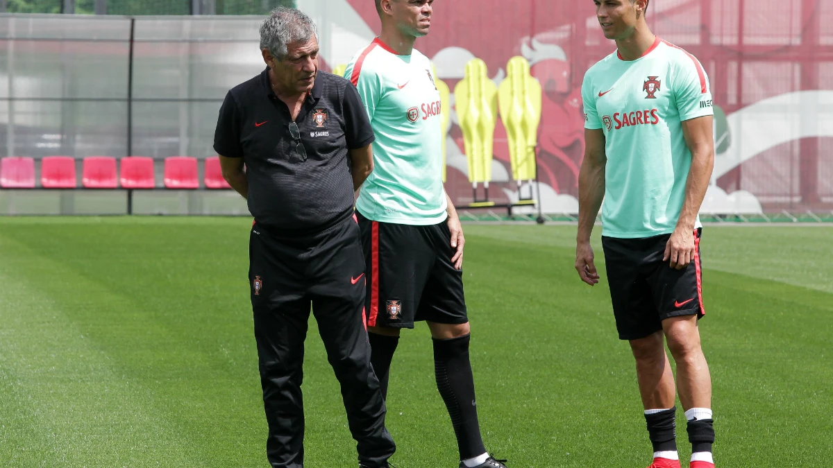 Cristiano, con Pepe y Fernando Santos