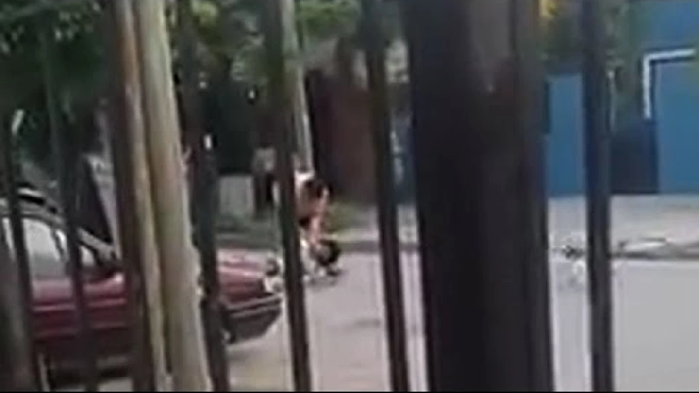Fragmento del vídeo grabado por los testigos de la paliza a Marisela Pozo Fragmento del vídeo grabado por los testigos de la paliza a Marisela Pozo