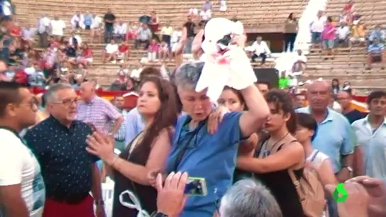 Animalistas en la feria de Alicante animalistas