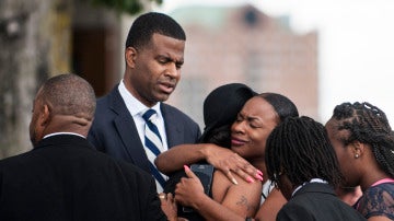 Familiares de Philando Castile en su funeral