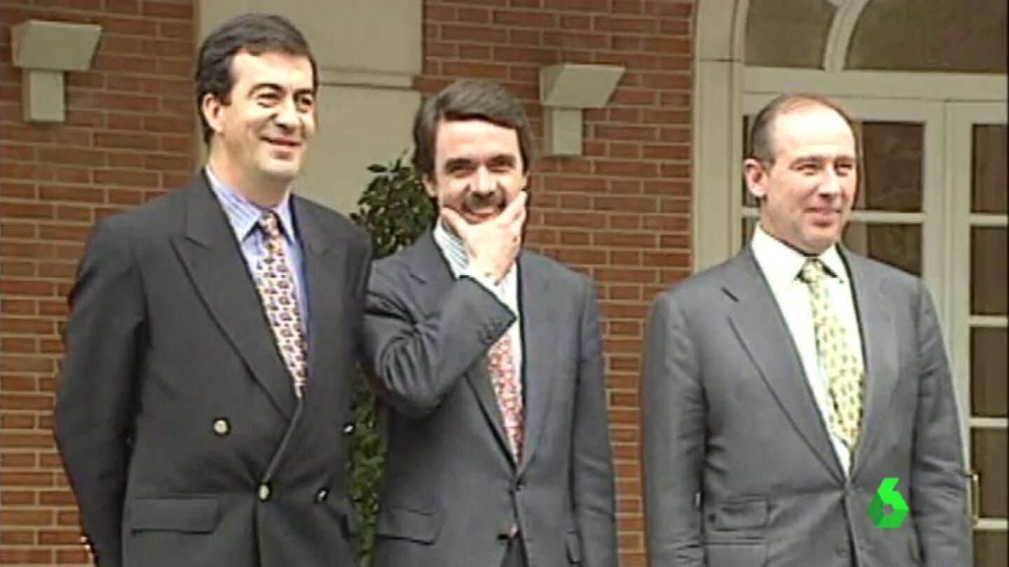 Aznar junto a los imputados por el caso G&uuml;rtel