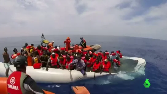 Rescatan 138 migrantes cerca de las costas de Libia en un bote de goma Rescatan 138 migrantes cerca de las costas de Libia en un bote de goma