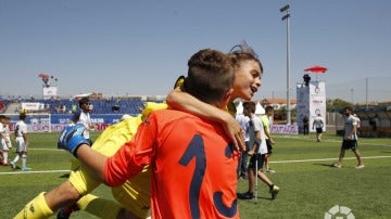 Los jugadores del Villarreal celebran su pase a la final de LaLiga Promises