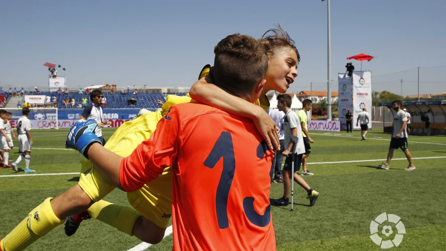 Los jugadores del Villarreal celebran su pase a la final de LaLiga Promises