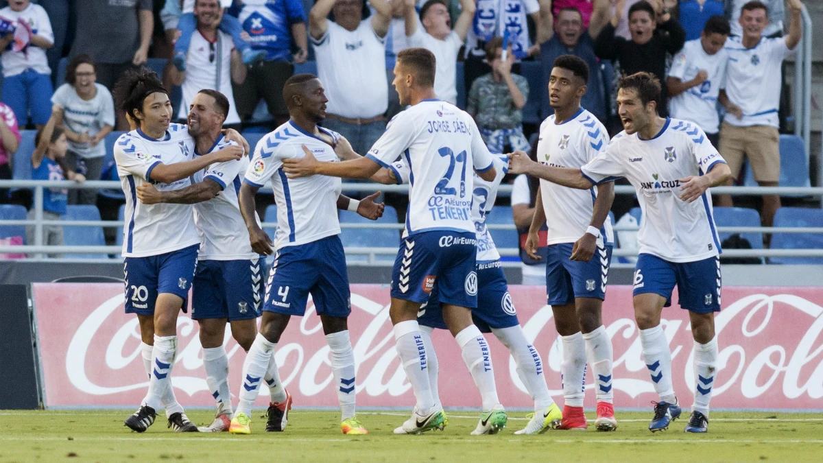 El Tenerife celebra un gol de Shibasaki