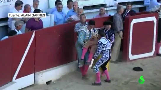 El torero Iván Fandiño es trasladado a enfermería tras sufrir una grave cornada El torero Iván Fandiño es trasladado a enfermería tras sufrir una grave cornada
